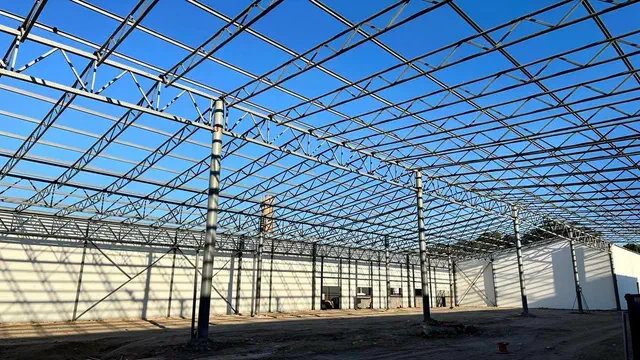 Затирання бетонної підлоги затиральною машиною на об’єкті в Тернополі