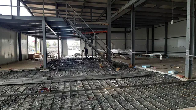 Армування та встановлення маяків перед бетонуванням підлоги — Тернопіль