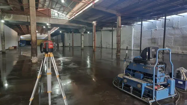 Бетонна підлога з топінгом на 2 000 м² для виробництва «Ласунка» — Тернопіль